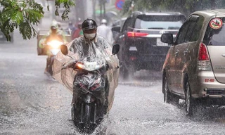 Bão số 9 di chuyển nhanh, gió giật cấp 17