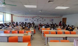 Sinh viên Hà Nội ngày đầu trở lại giảng đường: "Hồ hởi nhưng cũng hồi hộp"