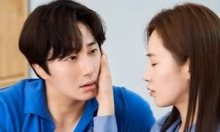 'Ngọc trai đen' của SNSD, Yuri lộ cảnh vui vẻ bên 'tình mới cực phẩm' Jung Il Woo