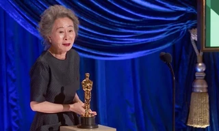 Youn Yuh Jung làm nên lịch sử khi giành giải Oscar 'Nữ diễn viên phụ xuất sắc nhất'