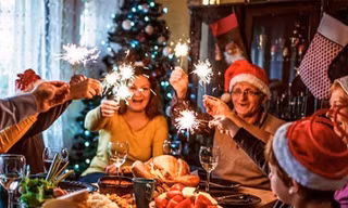 Vì sao cây thông Noel bị cấm ở lễ Giáng Sinh cho tới tận năm 1640?