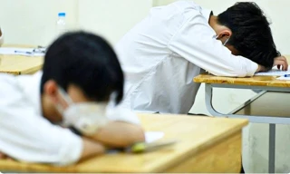 Nam sinh Cà Mau ngủ quên trong phòng thi tốt nghiệp THPT đã nhập học