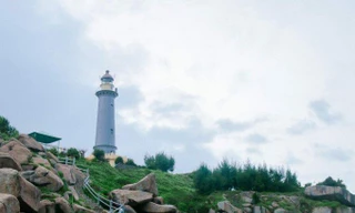 Ngọn hải đăng nổi tiếng ở Phú Yên có tên là gì?