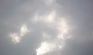 Dải mây hình Rồng Vàng