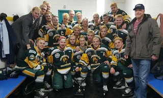 Xe buýt chở tuyển khúc côn cầu Humboldt Broncos bị tai nạn, khiến 14 người thiệt mạng. Ảnh: Twitter