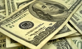 USD tự do tăng kỷ lục, vượt 23.300 đồng