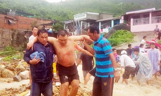 Dân làng chài Nha Trang: Hoảng loạn khi nước trên núi 'đổ như thác'
