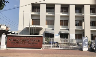 Sở GTVT tỉnh An Giang vừa có quyết định chấm dứt hợp đồng lao động đối với 13 thanh tra giao thông. Ảnh Nhật Huy