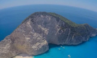 Những bãi biển 'dị' nhất thế giới khiến bạn mơ ước đến một lần