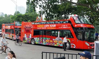 Chiếc xe buýt 2 tầng đầu tiên mang tên City Tour 