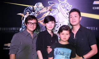 Lần hiếm hoi con trai lai Tây xuất hiện cùng MC Anh Tuấn 