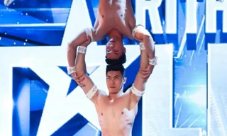 Anh em cơ nghiệp tạo ấn tượng mạnh với màn chồng đầu trứ danh.