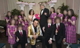 Cặp cha mẹ tàn ác và 13 người con bị xiềng xích trong nhiều năm. Ảnh: Facbook