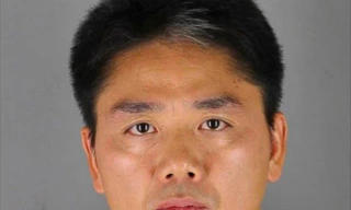 Bức ảnh do văn phòng cảnh sát trưởng Hennepin công bố hôm 31/8 sau khi ông Lưu bị bắt ở TP Minneapolis. Ảnh: AP