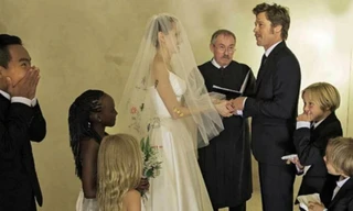 Thẩm phán John Ouderkirk từng chủ hôn cho Jolie - Pitt là người xử ly hôn cho cặp đôi.