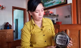 Hàng chục hộ dân bị cắt điện sau khi 'ý kiến' trên facebook