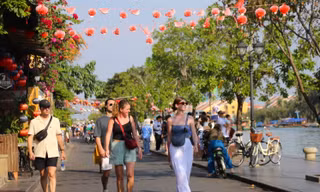 Du khách mê mẩn check-in Hội An lúc ráng chiều