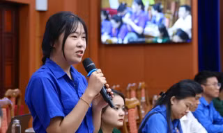 Chủ tịch tỉnh Quảng Nam đối thoại với thanh niên: Cần tiên phong trong chuyển đổi số