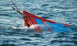 Tàu cá bị chìm ở Quảng Nam, 5 người chết và mất tích