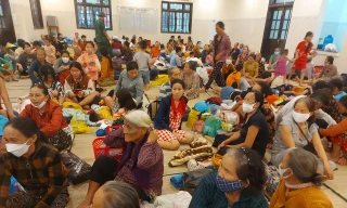 Cận cảnh nơi tránh trú bão của người dân Quảng Nam trước giờ bão Noru đổ bộ
