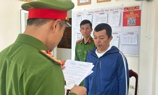 Chế rượu từ cồn y tế 70 độ khiến 2 du khách tử vong, nhân viên pha chế nhà hàng ở Hội An bị bắt giam