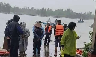 Chìm phà trên sông ở Quảng Nam, 14 người may mắn thoát nạn