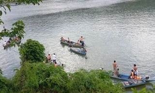 Lật ghe trên hồ thuỷ điện, 1 em nhỏ tử vong, 1 người mất tích