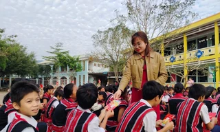 Hơn 9.900 học sinh Quảng Nam nhận món quà đặc biệt trong ngày đầu năm mới
