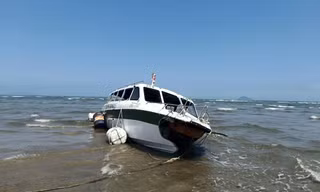 Cận cảnh chiếc ca nô vỡ toác mũi, mình đầy thương tích sau thảm nạn khiến 17 người chết