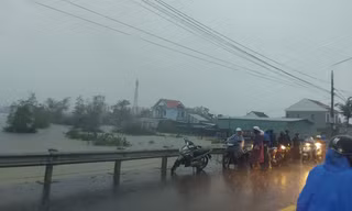 Cô giáo mầm non ở Quảng Nam bị nước lũ cuốn trôi trên đường về nhà