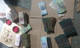 Người chồng bị tạm giữ sau khi vợ báo mất hơn 2,3 tỷ đồng trong két 