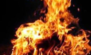 Người phụ nữ trầm cảm tẩm xăng tự thiêu