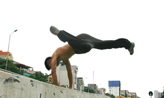 Những chàng trai nhảy tường