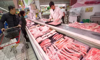 Giá lợn hơi ở Việt Nam đang tăng dần nhưng vẫn còn thấp hơn Trung Quốc khoảng 20.000 đồng/kg 