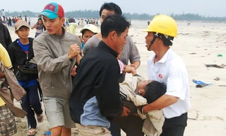 Nỗ lực cứu hộ nạn nhân còn mất tích ở Cửa Đại