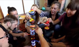 Thanh niên Nga 'choáng' với con quay TOSY