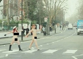 Đôi nam nữ khỏa thân du ngoạn khắp thế giới