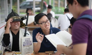 Sinh viên “khởi nghiệp” với nghề bán sách cũ