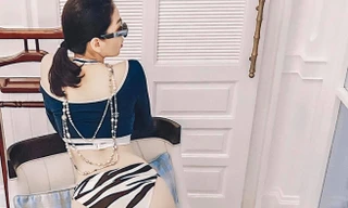 Trong khi người khác thích khoe vòng 1 căng đầy thì Lệ Quyên lại khoe vòng 3 nóng bỏng