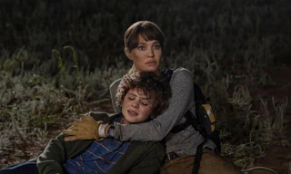 Kè nào dám 'nguyền rủa' Angelina Jolie để tạo nên màn rượt đuổi thót tim nhất mùa Hè?