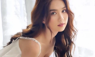 Xôn xao clip 'full không che' Ngọc Trinh lột nội y khiến cư dân mạng 'sốc đổ máu mũi'