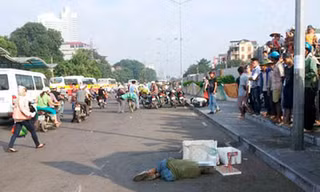Bị sếp công an đâm chết vì ngồi lòng đường nghe điện thoại