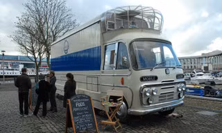 Ngỡ ngàng với rạp chiếu phim 'siêu độc' trên ôtô