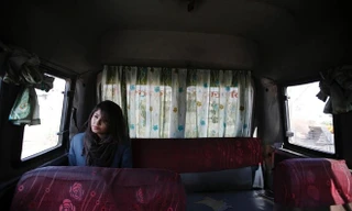  Bên trong xe buýt chống quấy rối tình dục 