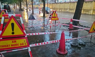 Chiếc hố được quây lại đảm bảo an toàn cho người qua lại.