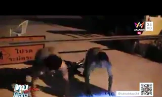 Cảnh sát Thái Lan dùng chiêu 'độc' trừng phạt “quái xế”