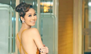 Khánh My táo bạo khoe lưng sau sự cố 'váy nhái'