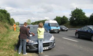 Tập lái xe trên đường liên tỉnh ở Pháp