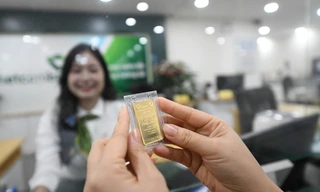Giá vàng bất ngờ giảm đồng loạt