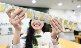 Giá vàng liên tiếp lập kỷ lục mới